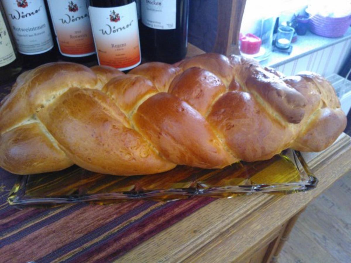 Hefezopf Lecker als Brot oder Kuchen - Rezept mit Bild - kochbar.de