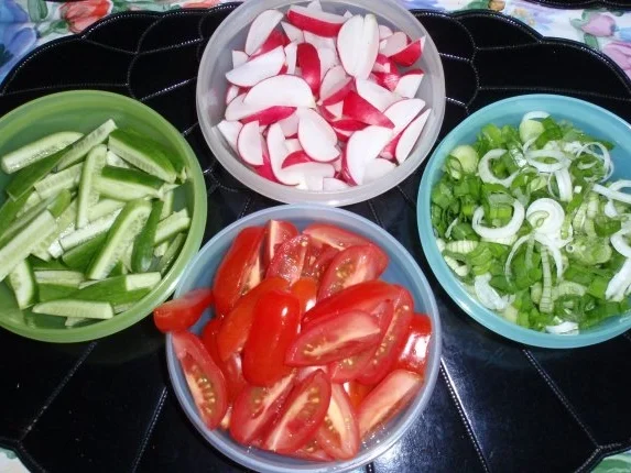 Bunter Frühlingssalat mit Eier und Käsewürfel - Rezept - Bild Nr. 4