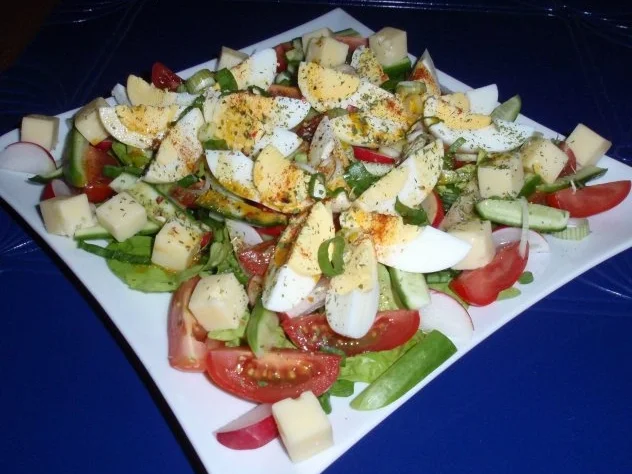 Bunter Frühlingssalat mit Eier und Käsewürfel - Rezept - Bild Nr. 12
