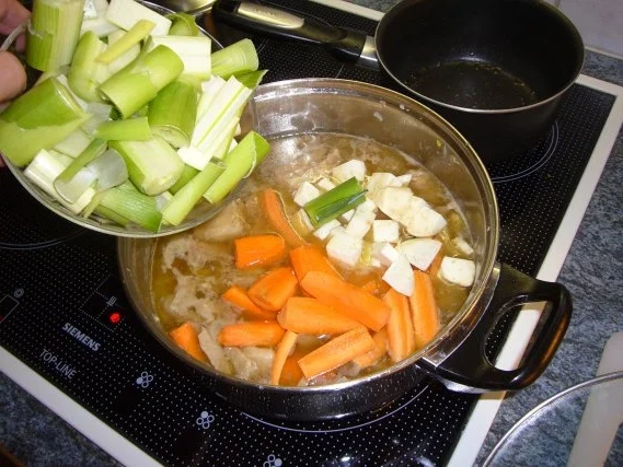 Rezept: Lamm Frikassee Bild Nr. 7 Lamm Frikassee - Rezept - Bild Nr. 7