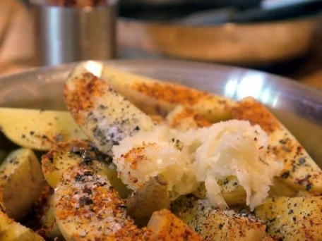 Rezept: Lavendel-Zimt-Huhn mit pikanten Knoblauch-Kartoffeln Bild Nr. 10 Lavendel-Zimt-Huhn mit pikanten Knoblauch-Kartoffeln - Rezept - Bild Nr. 10