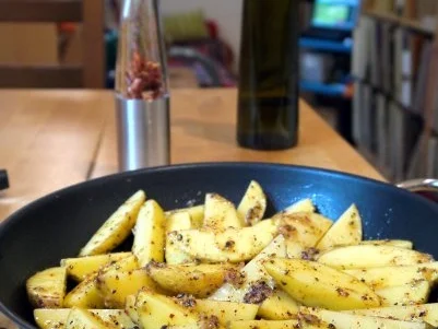 Rezept: Lavendel-Zimt-Huhn mit pikanten Knoblauch-Kartoffeln Bild Nr. 11 Lavendel-Zimt-Huhn mit pikanten Knoblauch-Kartoffeln - Rezept - Bild Nr. 11