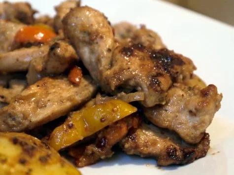 Rezept: Lavendel-Zimt-Huhn mit pikanten Knoblauch-Kartoffeln Lavendel-Zimt-Huhn mit pikanten Knoblauch-Kartoffeln - Rezept