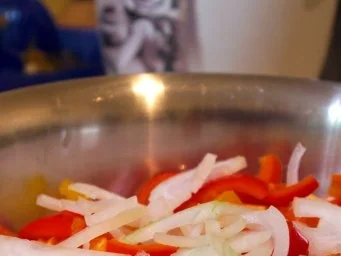 Rezept: Lavendel-Zimt-Huhn mit pikanten Knoblauch-Kartoffeln Bild Nr. 4 Lavendel-Zimt-Huhn mit pikanten Knoblauch-Kartoffeln - Rezept - Bild Nr. 4