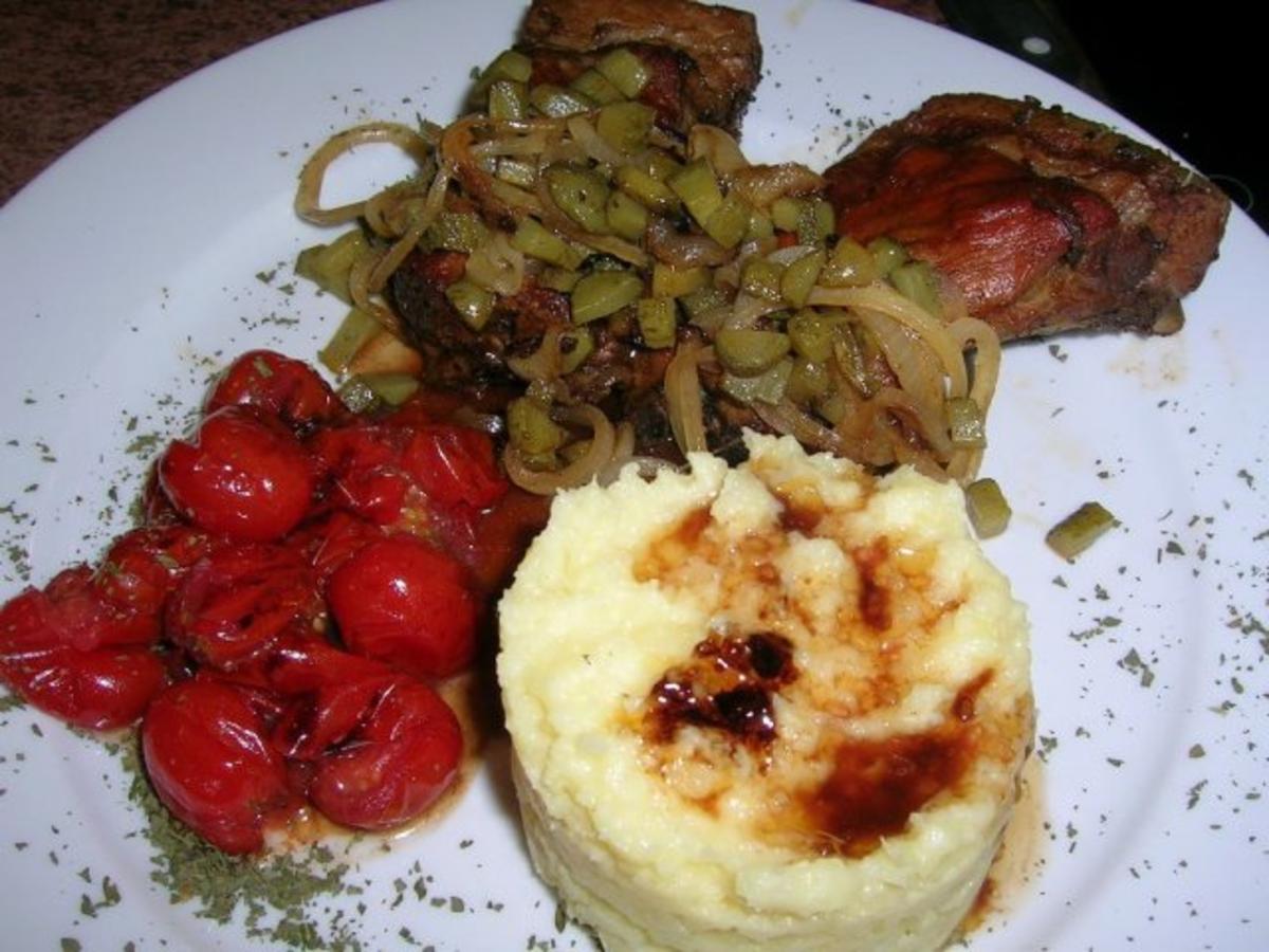 Geschmorte Schweinerippchen mit Currygurken - Rezept - Bild Nr. 4