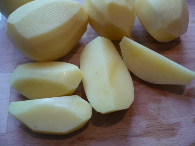 Putenoberkeule im Bratschlauch mit Gemüse-Crossover und Thymiansahnesauce - Rezept - Bild Nr. 7