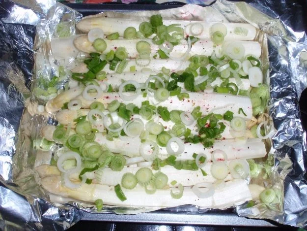 Spargel aus dem Ofen mit Schinken und Lauchzwiebeln - Rezept - Bild Nr. 3