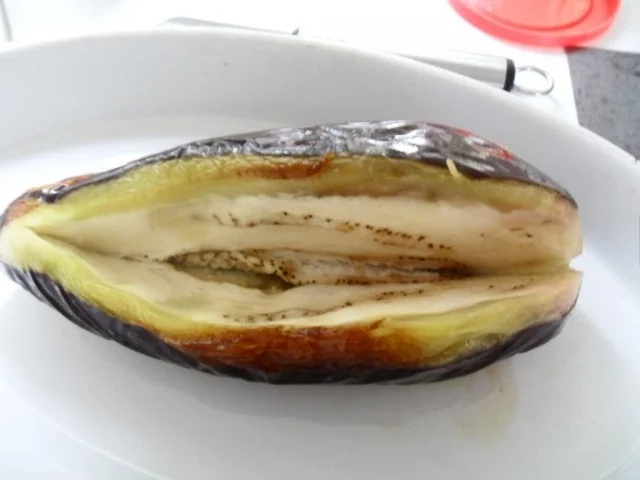 Rezept: Aubergine gefüllt mit Schafskäse Bild Nr. 5 Aubergine gefüllt mit Schafskäse - Rezept - Bild Nr. 5