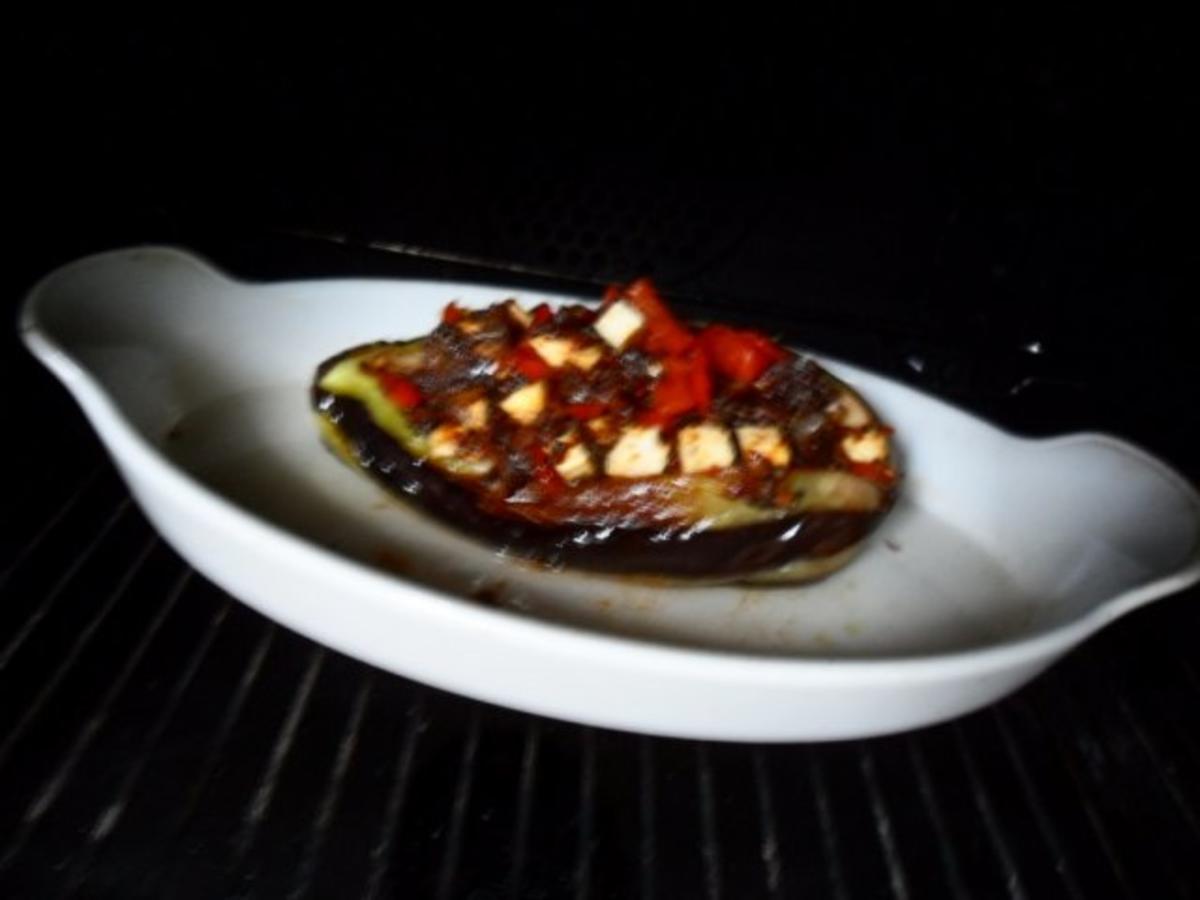 Aubergine gefüllt mit Schafskäse - Rezept - kochbar.de