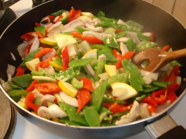 Asiatische Hähnchen-Gemüsepfanne - Rezept - Bild Nr. 10