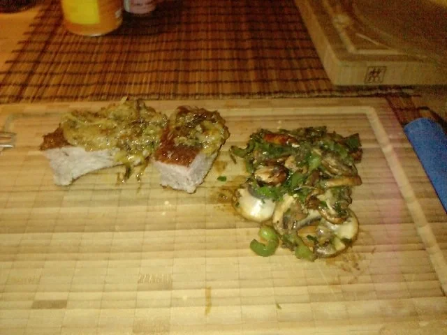 Rezept: OCHS VOM STRASSENRAND ---- OCHSENKOTELETT MEDIUM GEBRATEN OCHS VOM STRASSENRAND ---- OCHSENKOTELETT MEDIUM GEBRATEN - Rezept