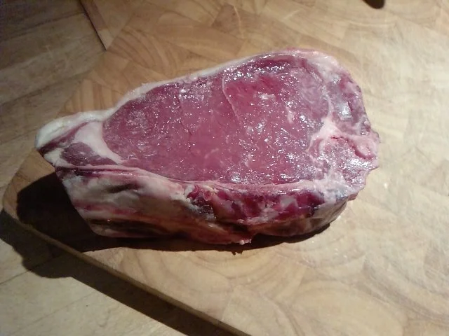 Rezept: OCHS VOM STRASSENRAND ---- OCHSENKOTELETT MEDIUM GEBRATEN Bild Nr. 2 OCHS VOM STRASSENRAND ---- OCHSENKOTELETT MEDIUM GEBRATEN - Rezept - Bild Nr. 2