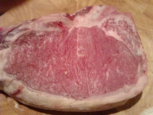 Rezept: OCHS VOM STRASSENRAND ---- OCHSENKOTELETT MEDIUM GEBRATEN Bild Nr. 4 OCHS VOM STRASSENRAND ---- OCHSENKOTELETT MEDIUM GEBRATEN - Rezept - Bild Nr. 4