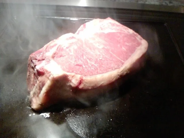 Rezept: OCHS VOM STRASSENRAND ---- OCHSENKOTELETT MEDIUM GEBRATEN Bild Nr. 5 OCHS VOM STRASSENRAND ---- OCHSENKOTELETT MEDIUM GEBRATEN - Rezept - Bild Nr. 5