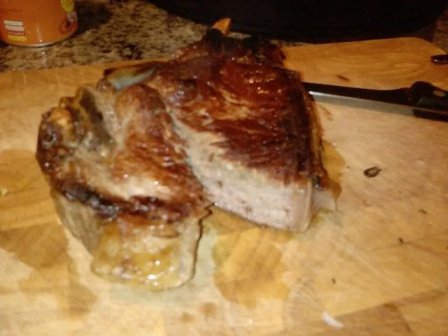 Rezept: OCHS VOM STRASSENRAND ---- OCHSENKOTELETT MEDIUM GEBRATEN Bild Nr. 12 OCHS VOM STRASSENRAND ---- OCHSENKOTELETT MEDIUM GEBRATEN - Rezept - Bild Nr. 12