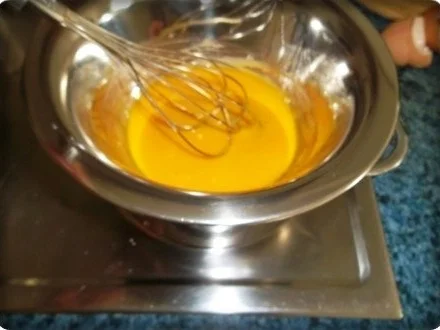 Rezept: Tagliatelle NERO DI SEPPIA mit Lachsfilet und Kräuter Hollandaise Bild Nr. 6 Tagliatelle NERO DI SEPPIA mit Lachsfilet und Kräuter Hollandaise - Rezept - Bild Nr. 6