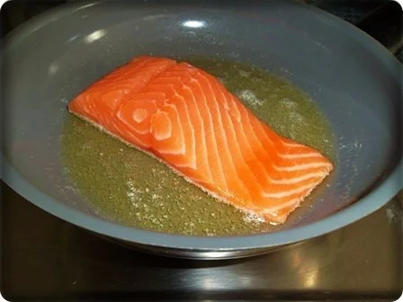 Rezept: Tagliatelle NERO DI SEPPIA mit Lachsfilet und Kräuter Hollandaise Bild Nr. 18 Tagliatelle NERO DI SEPPIA mit Lachsfilet und Kräuter Hollandaise - Rezept - Bild Nr. 18