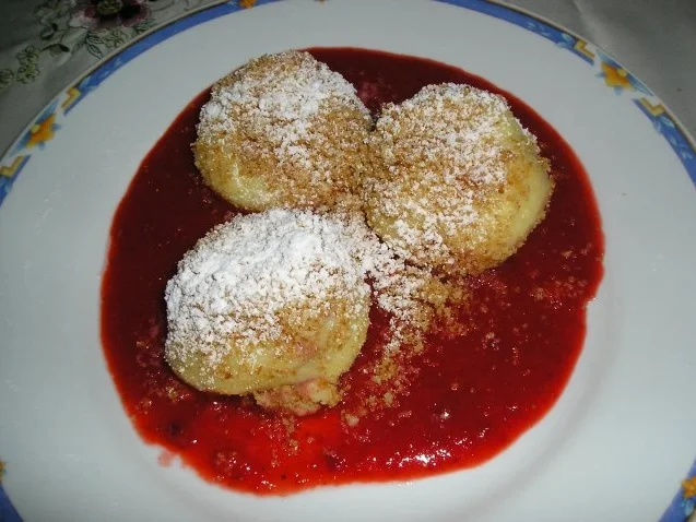Rezept: Erdbeerknödel Erdbeerknödel - Rezept