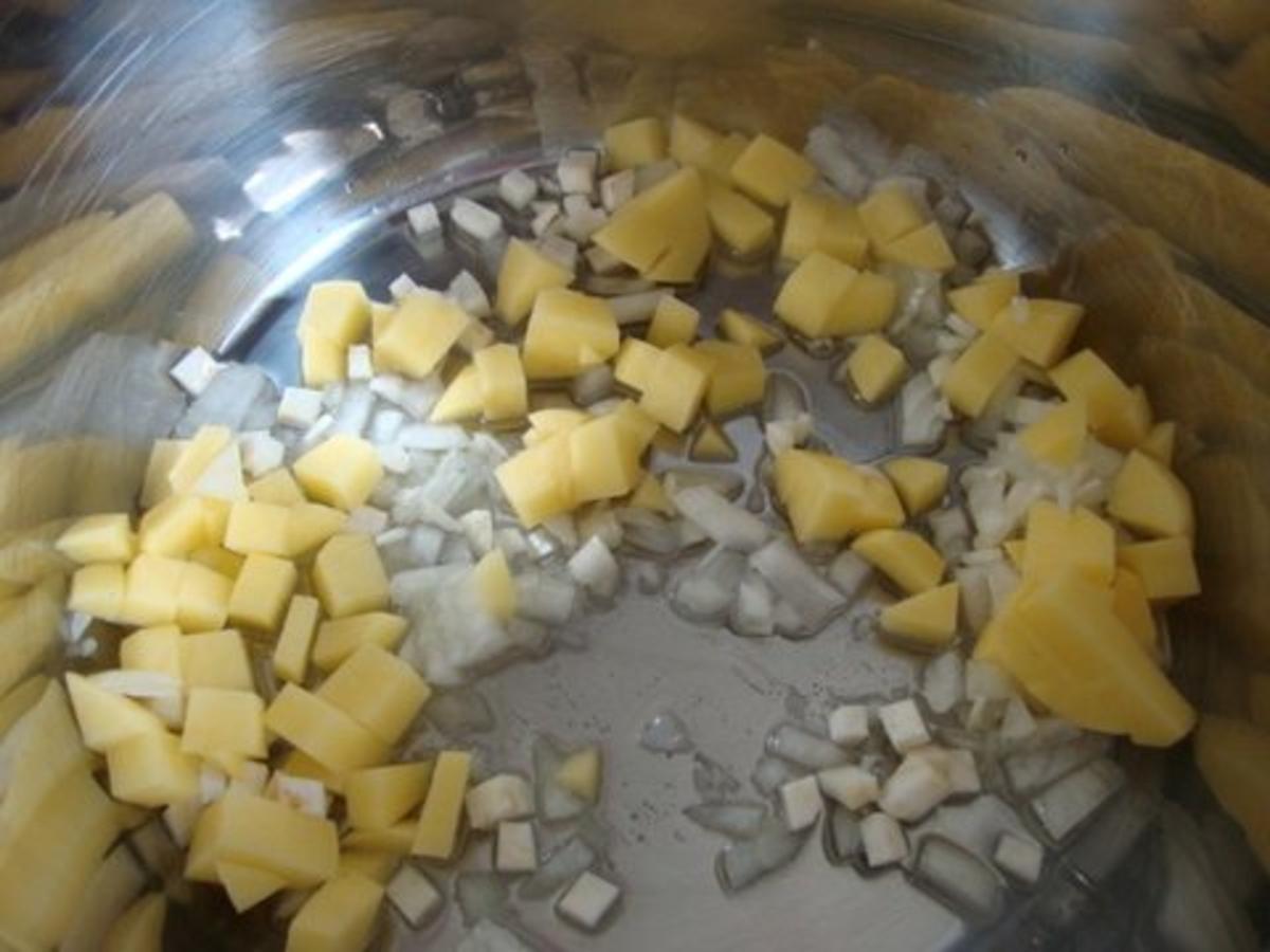 Zucchinicreme Süppchen mit "Kresse & Sonnenblumenkernen Topping" und Cräcker - Rezept - Bild Nr. 6