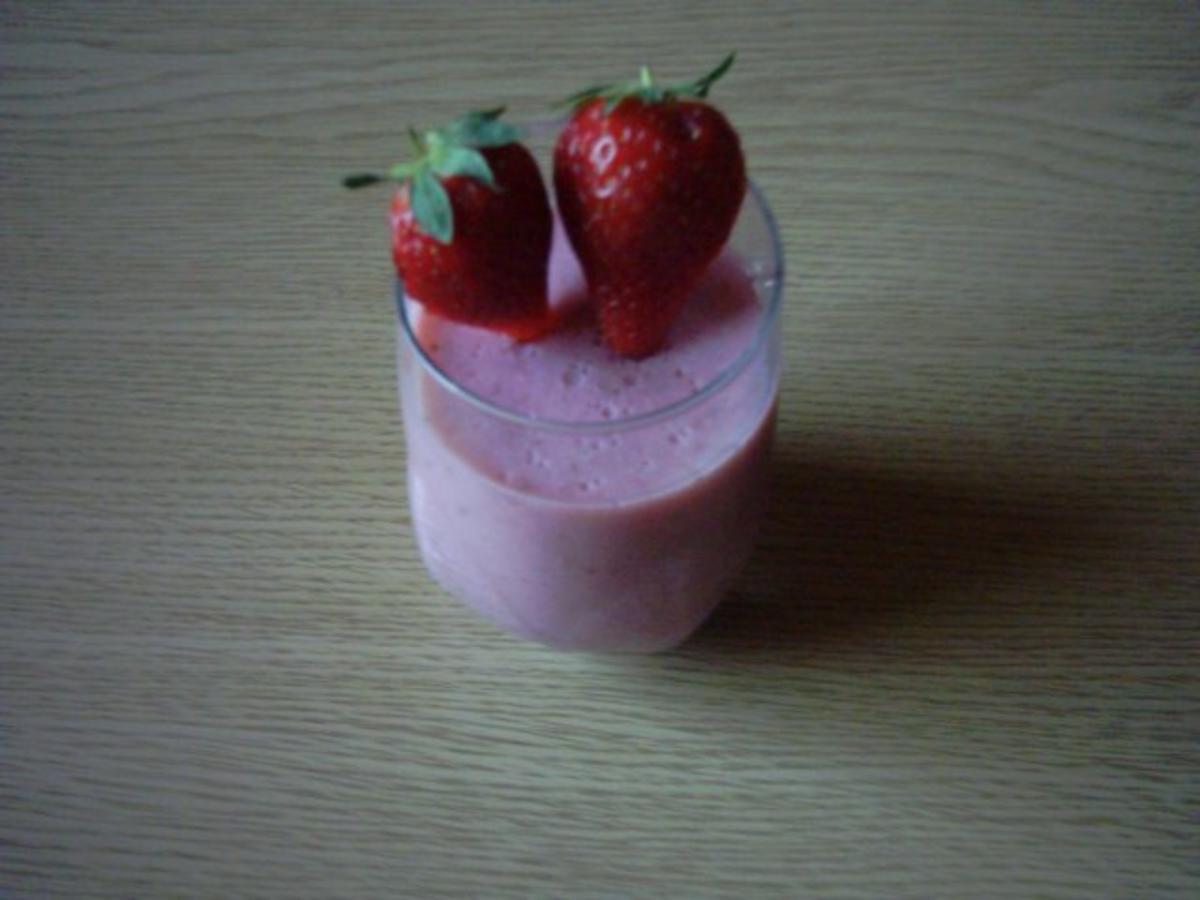 Erdbeermilch - Dessert - Rezept