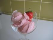 Erdbeereis mit Basilikum - Rezept