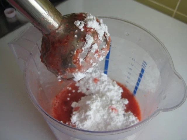 Rezept: Erdbeereis mit Basilikum Bild Nr. 5 Erdbeereis mit Basilikum - Rezept - Bild Nr. 5