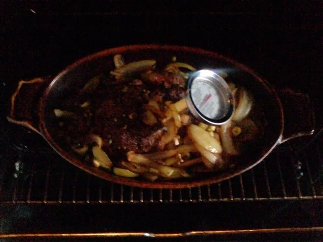 Rezept: FALSCHES ROASTBEEF MIT NEBENWIRKUNGEN Bild Nr. 3 FALSCHES ROASTBEEF MIT NEBENWIRKUNGEN - Rezept - Bild Nr. 3