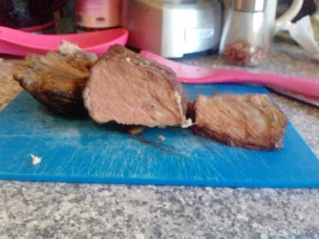 Rezept: FALSCHES ROASTBEEF MIT NEBENWIRKUNGEN Bild Nr. 8 FALSCHES ROASTBEEF MIT NEBENWIRKUNGEN - Rezept - Bild Nr. 8