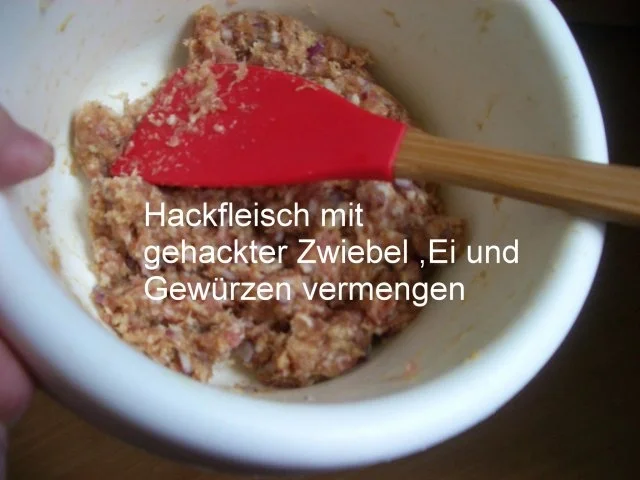 Rezept: Hackbällchen nach Art Stroganoff Bild Nr. 3 Hackbällchen nach Art Stroganoff - Rezept - Bild Nr. 3