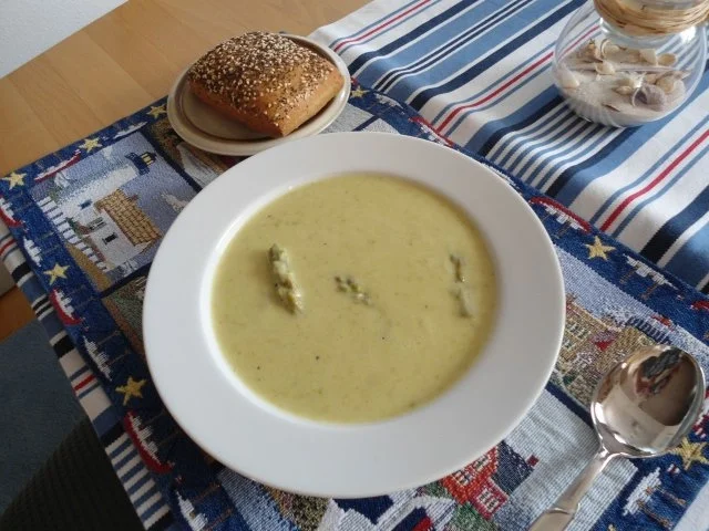 Grüne Spargelcremesuppe / Spargelsuppe - Rezept