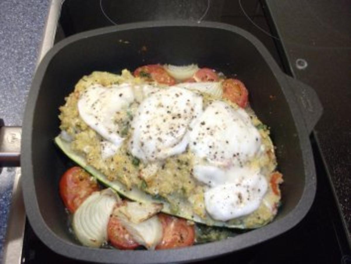 Bilder für Vegetarisch:Gefüllte Zucchini mit Cous-Cous und Feta - Rezept