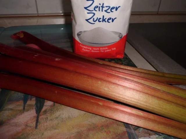Basic: Rhabarber-Sirup "Der Leichte" - Rezept - Bild Nr. 2