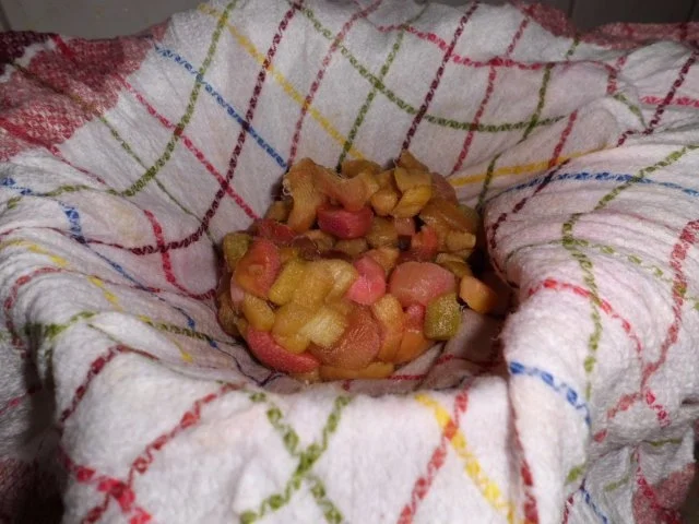 Basic: Rhabarber-Sirup "Der Leichte" - Rezept - Bild Nr. 5