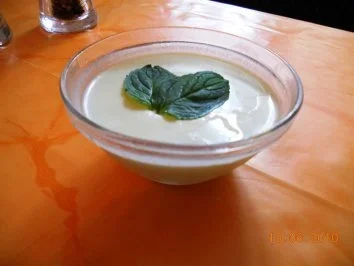 Dessert:Waldmeisterpannacotta - Rezept