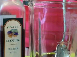 Rezept: Büffelmozzarella und Erdbeeren Bild Nr. 2 Büffelmozzarella und Erdbeeren - Rezept - Bild Nr. 2