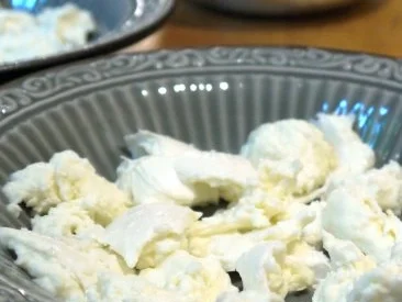 Rezept: Büffelmozzarella und Erdbeeren Bild Nr. 9 Büffelmozzarella und Erdbeeren - Rezept - Bild Nr. 9