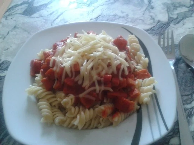 Rezept: Nudeln mit Jagdwurst und Tomatensoße Nudeln mit Jagdwurst und Tomatensoße - Rezept