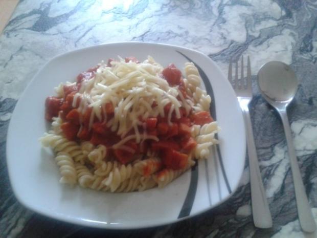 Nudeln mit Jagdwurst und Tomatensoße - Rezept - kochbar.de