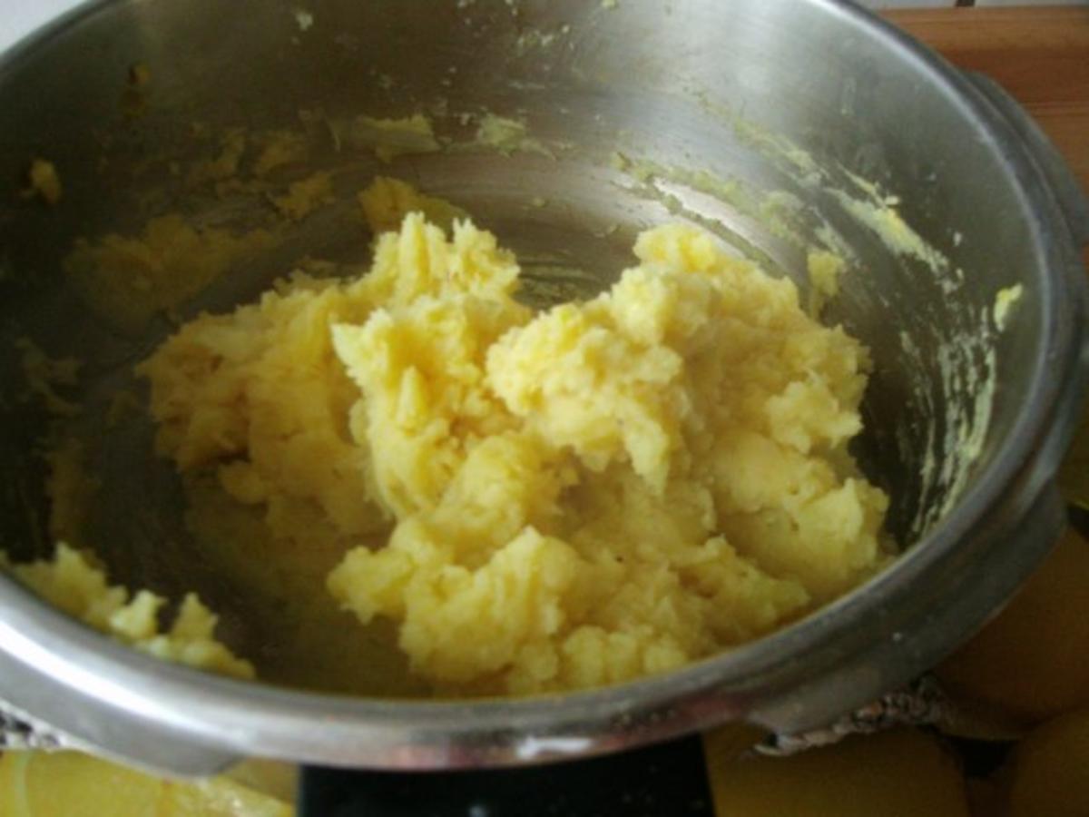 Herzhaftes Kartoffelzwiebelpüree mit Hackfleischsoße - Rezept - Bild Nr. 7
