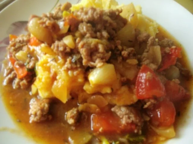 Rezept: Herzhaftes Kartoffelzwiebelpüree mit Hackfleischsoße Bild Nr. 2 Herzhaftes Kartoffelzwiebelpüree mit Hackfleischsoße - Rezept - Bild Nr. 2