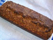 6 Korn Schwarzbrot - Rezept