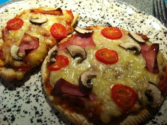 Mini-Pizzen - schnell belegt - Rezept - Bild Nr. 3