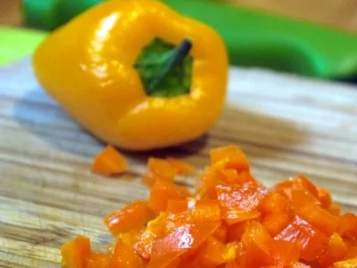 Beluga-Linsen-Salat mit glasierter Geflügelleber - Rezept - Bild Nr. 5