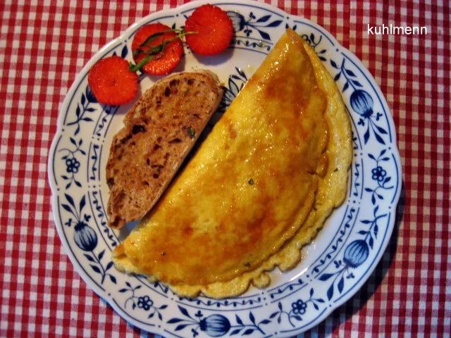 Omelett von grünschaligen  Eiern pikant - Rezept