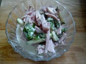 Delikater Wurstsalat mit Basilikum - Rezept