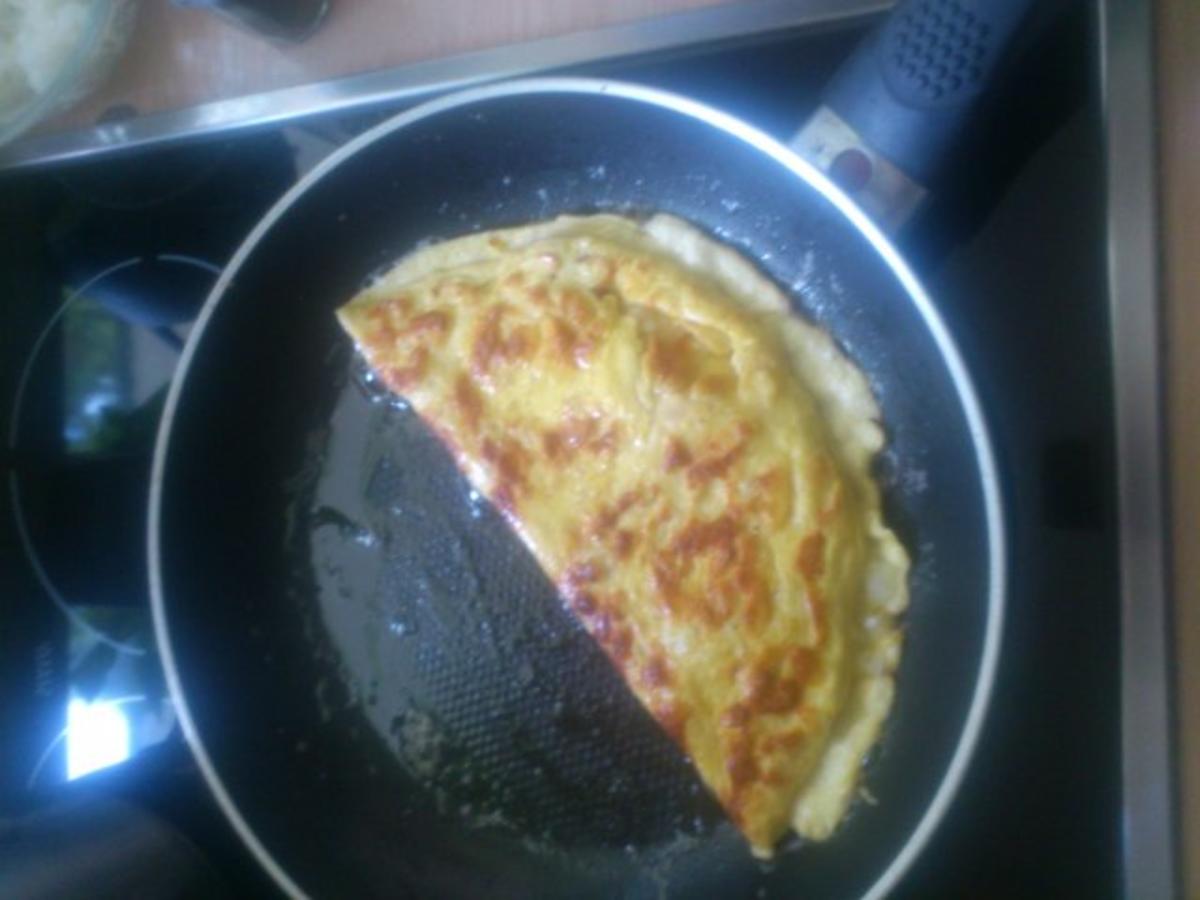 Bilder für Eier Omelette mit Füllung - Rezept