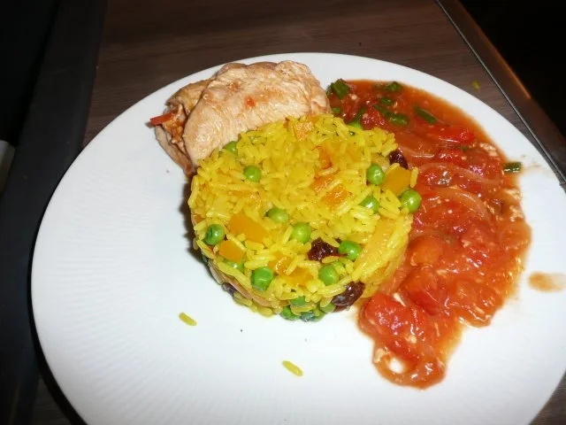 Rezept: Putenröllen in Tomaten an Safranreis. Bild Nr. 10 Putenröllen in Tomaten an Safranreis. - Rezept - Bild Nr. 10