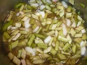 Rhabarber in´s Glas gepackt. - Rezept