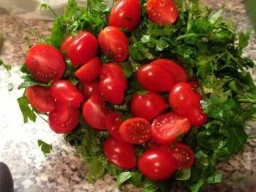 Rezept: Grüner-Tomaten-Gurken Salat Grüner-Tomaten-Gurken Salat - Rezept