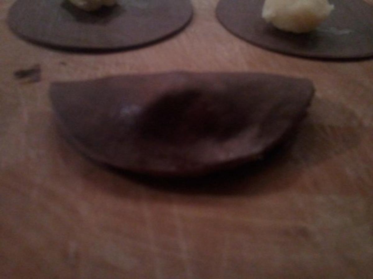 Kakao-Tortellini mit Marzipanfüllung - Rezept - Bild Nr. 6